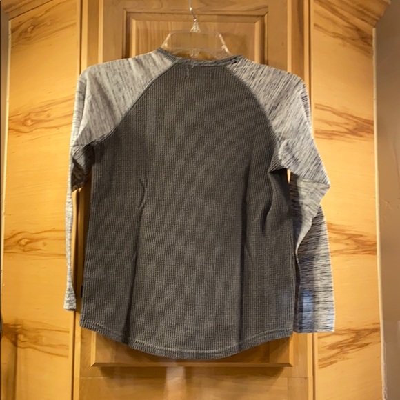 Boy’s 2 thermal tops univibe Large GUC - Picture 3 of 9